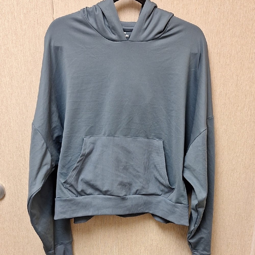 Under Armour Heather Gray Sweatshirt